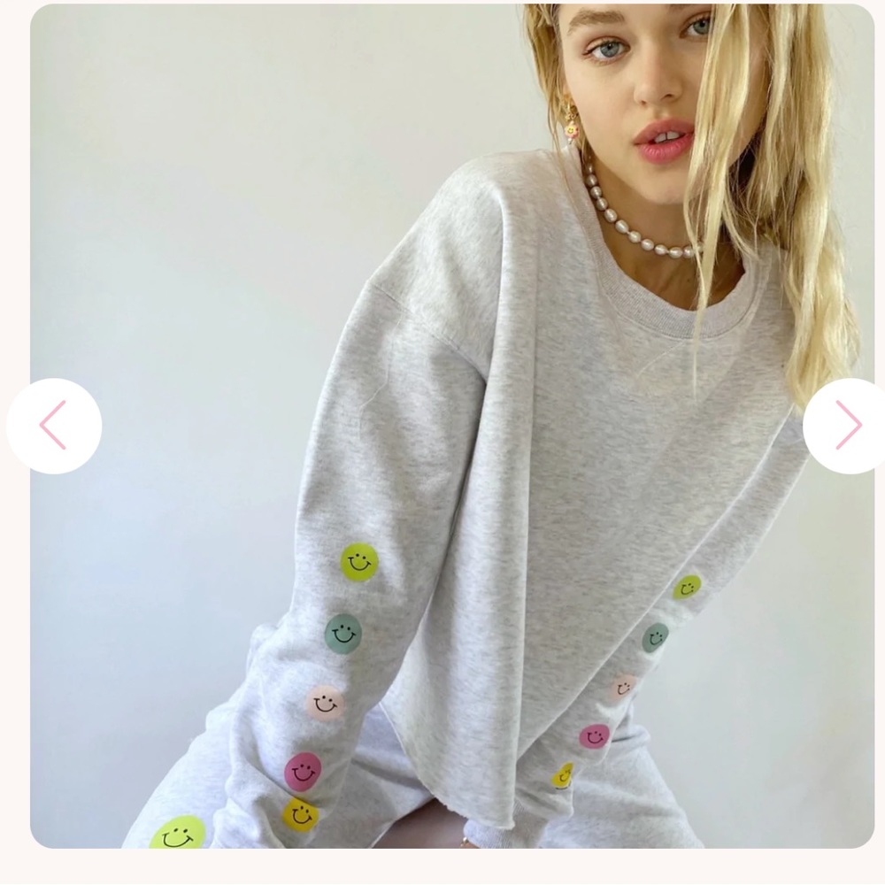 SMILEY CROPPED SWEATSHIRT SMALL